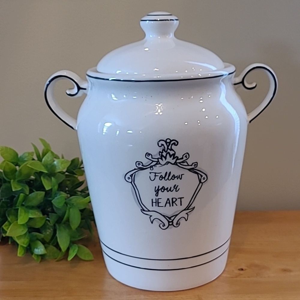 KATIE MANDY 'Follow Your Heart' Lidded Ceramic Canister/Cookie Jar With Handles